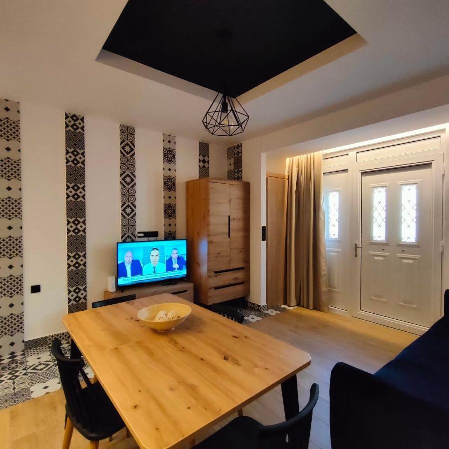 Gekas Premiun City Center Apartment Калампака Екстериор снимка
