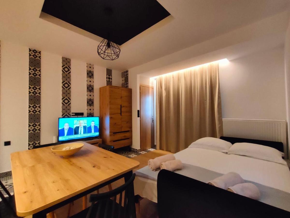 Gekas Premiun City Center Apartment Калампака Екстериор снимка