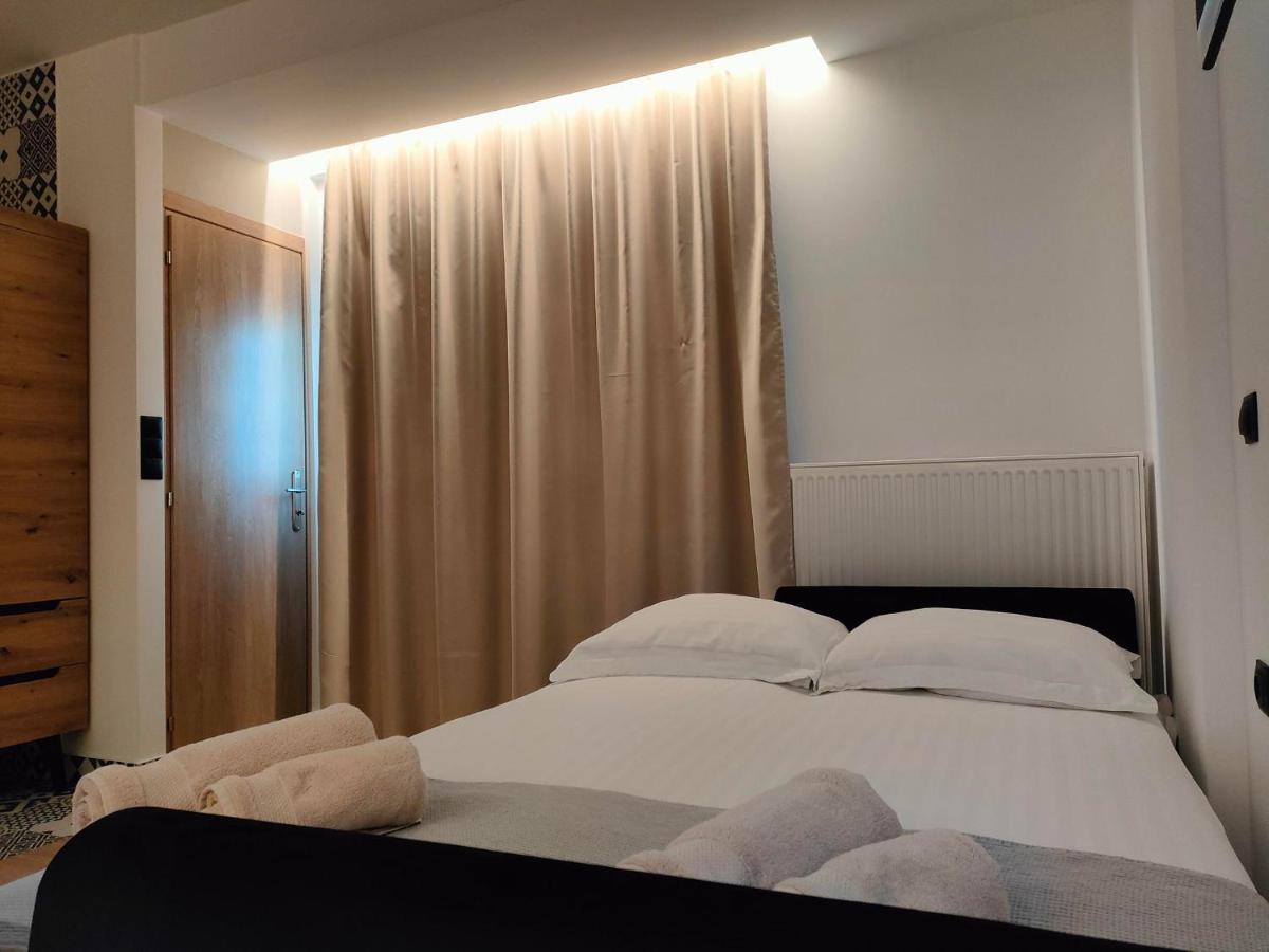 Gekas Premiun City Center Apartment Калампака Екстериор снимка