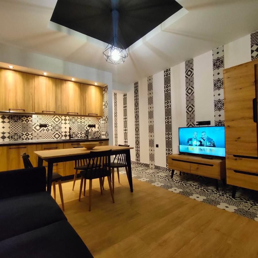 Gekas Premiun City Center Apartment Калампака Екстериор снимка